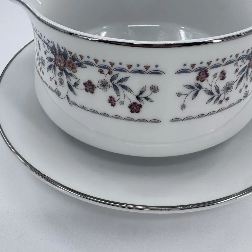 Fine Porcelain China Gravy Boat With Attached Underplate Claremont Fast Shipping